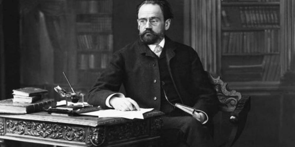 Le Mystère de la Mort d’Émile Zola : Accident Domestique ou Assassinat ?